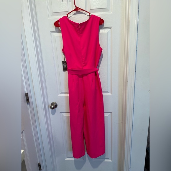 NWT Vince Camuto womens V Neck Jumpsuit With Tie Belt Hot Pink Size 12. - Picture 5 of 7